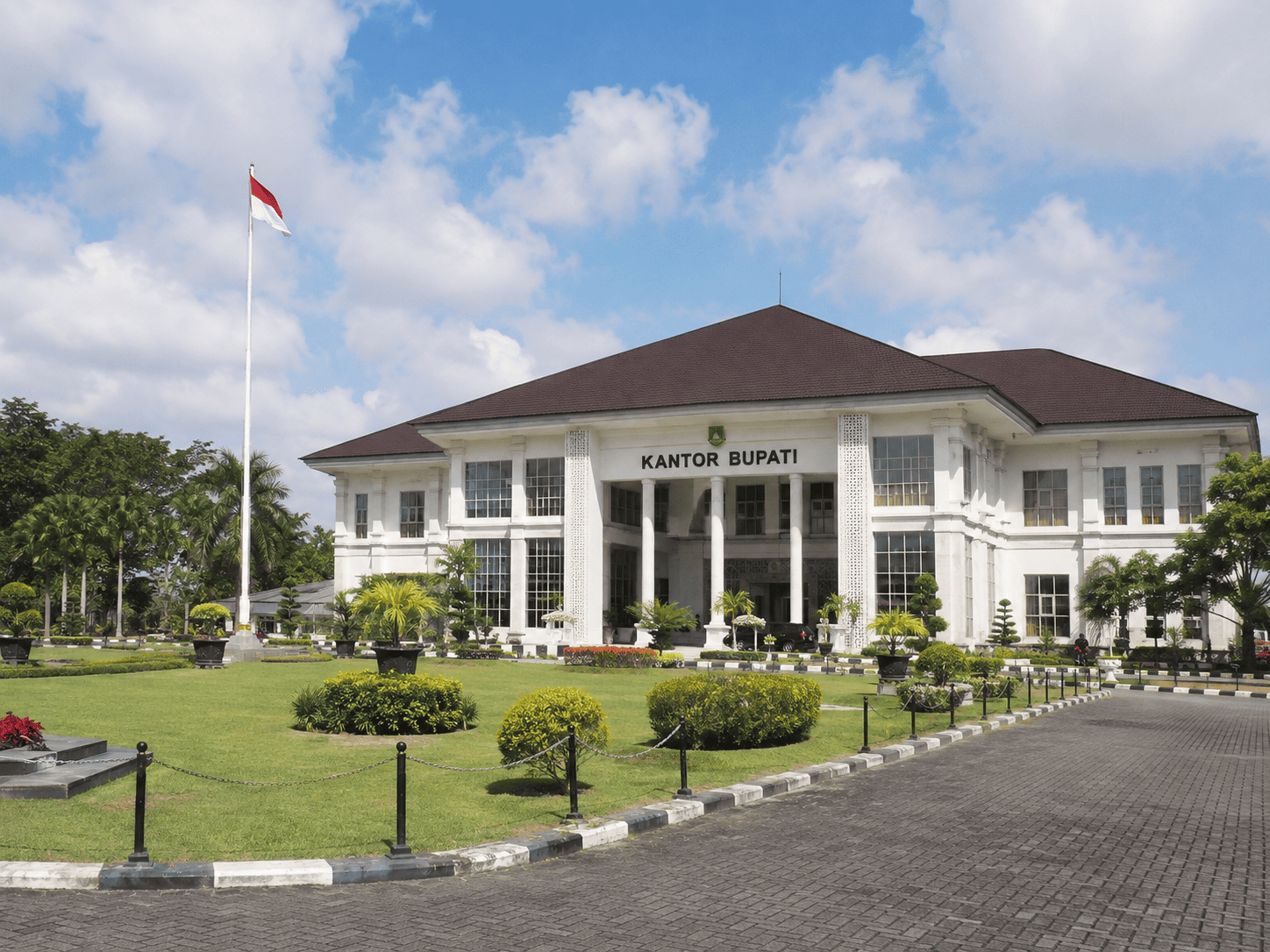 Pemda Dengan Segala Pesonanya